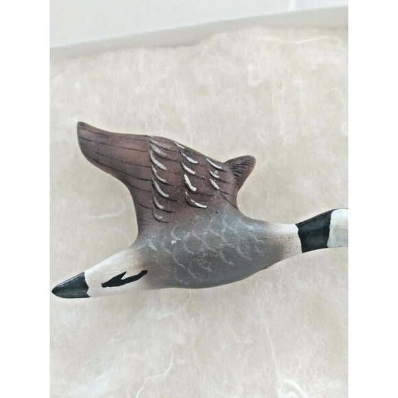 Hand Carved Bird Brooch (Canada Goose) by Russ Clark Ontario - Picture 2 of 9